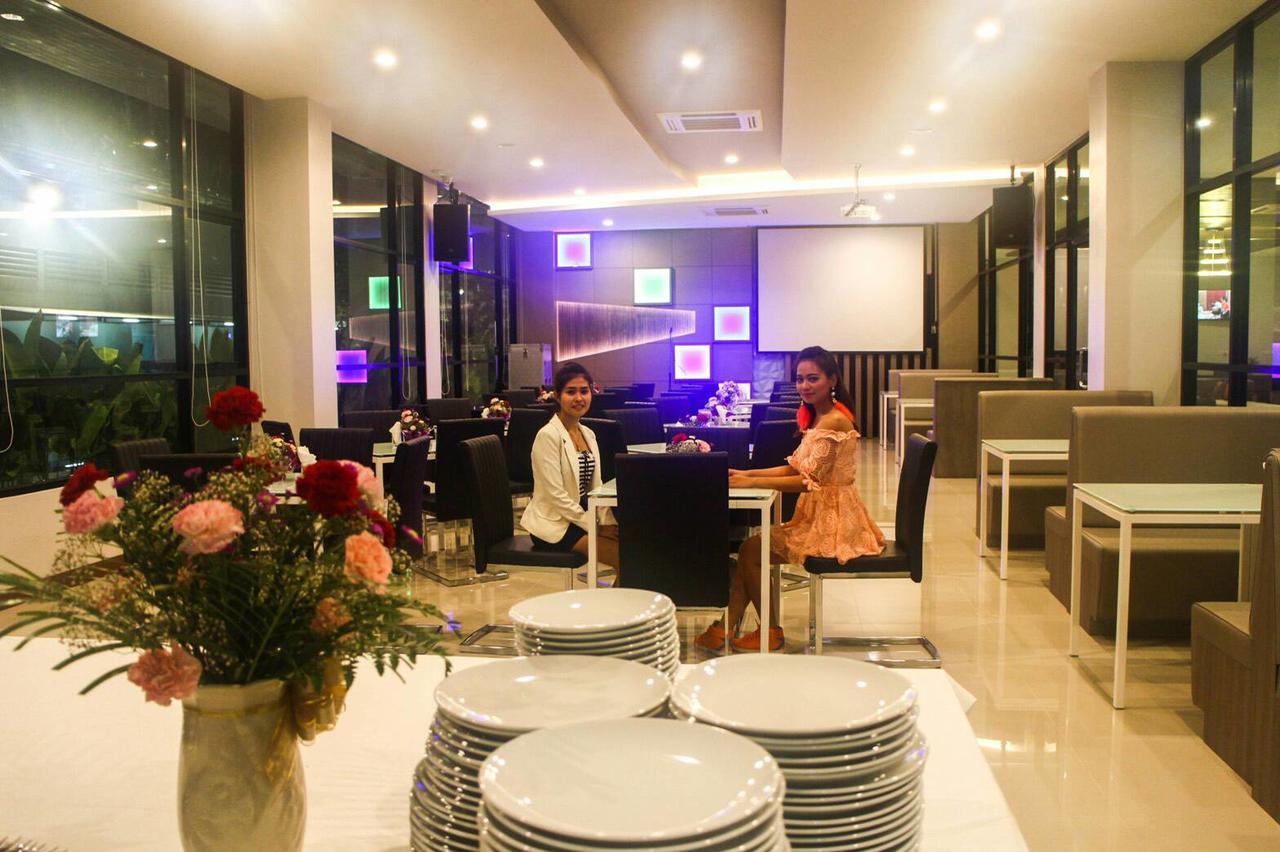 Ac Sportcenter Hotel Hat Yai Buitenkant foto